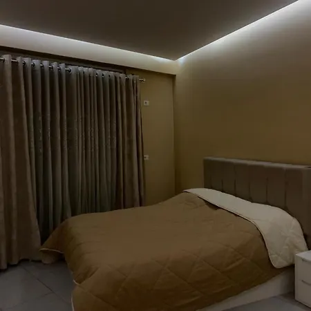 Appartamento Cosy 2 Bedroom For Tirana